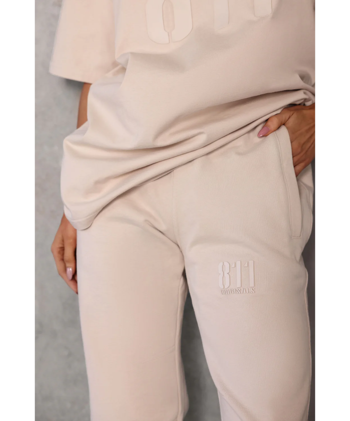 811 Originals Unisex Signature Logo Pants (Beige)