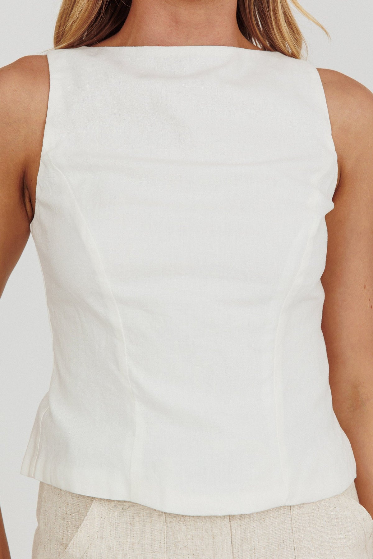 Lyre Song Backless Sleeveless Top White