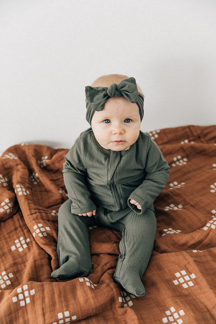 Mebie Baby Chestnut Textile Muslin Quilt. Mebie Baby Gender Neutral Infant Muslin quilt its 100% cotton. Looks great in any nursery.