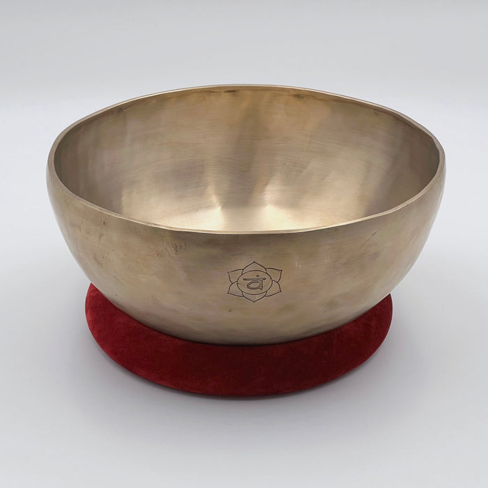 Salcral chakra singing bowl and velvet bordo cushion